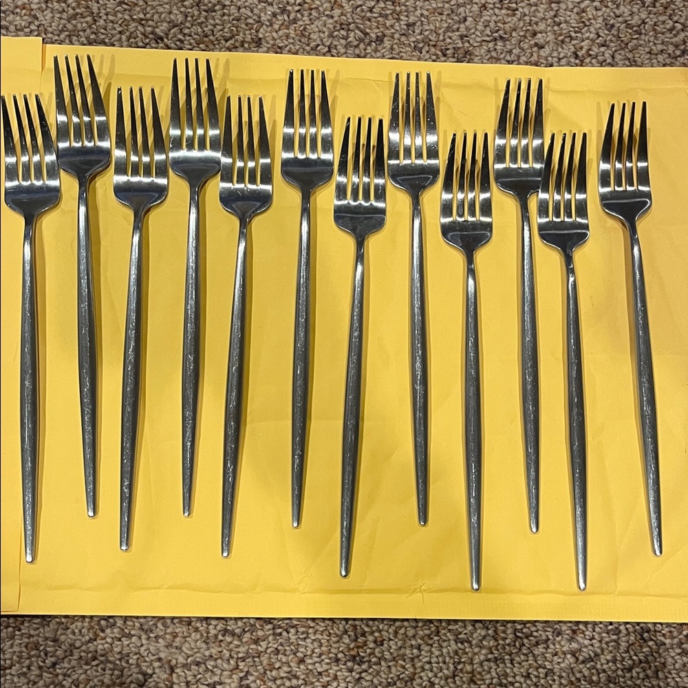 Moon Matte Silver Stainless Steel 9” long dinner forks flatware Set of 12 VGUC